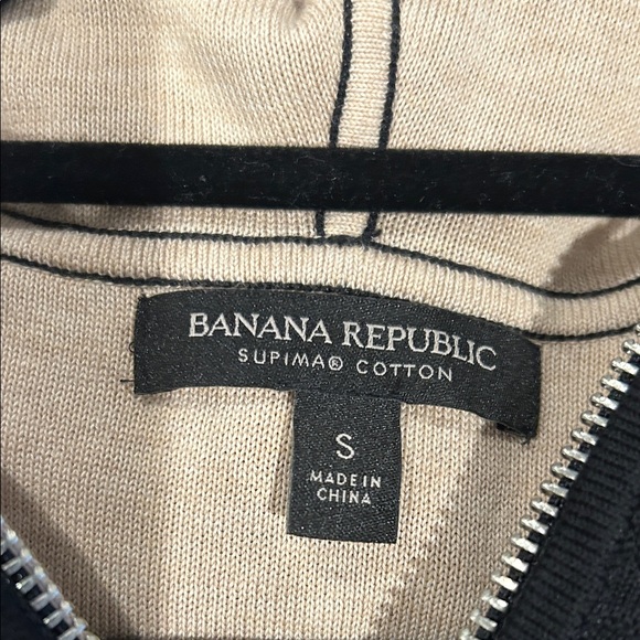 Banana Republic Black Zip-Up Hoodie - Picture 3 of 3